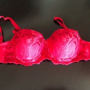Maidenform 36C Red embroidered padded bra.  New w/o tags.